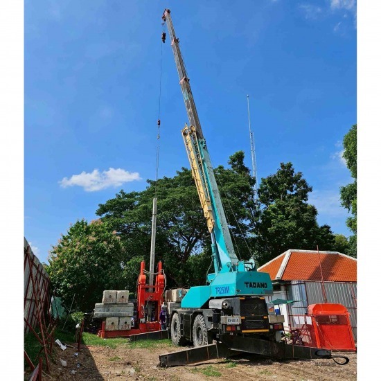 กดเสาเข็มด้วยระบบไฮดรอลิก (Jack in pile)